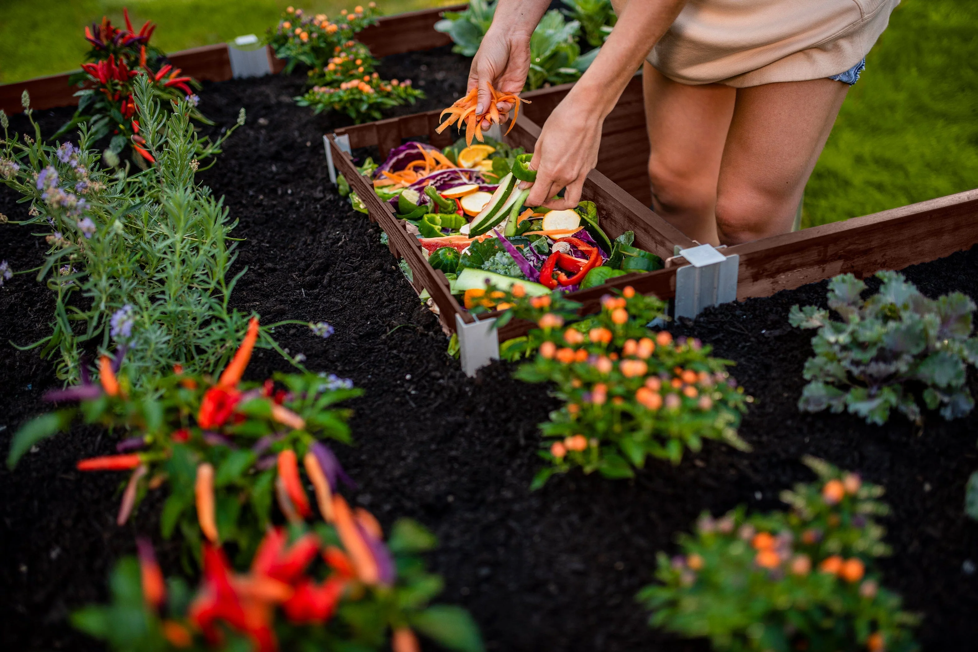 URBANA 6x6 Keyhole Composting Garden - Image 3